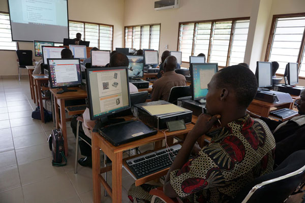 French Africans in a computer class.